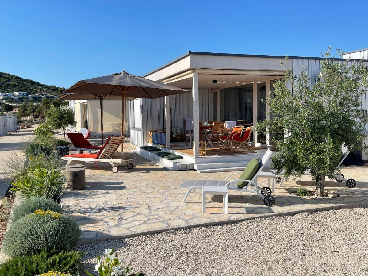 Buqez Eco Resort - Beachfront 20 & House 42 Драге Экстерьер фото